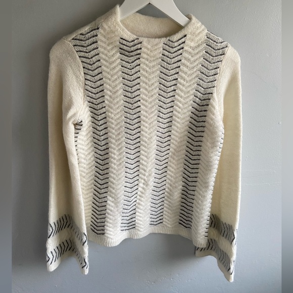 Mint Velvet Chalk Coloured Chevron Patterned Alpaca Blend Jumper UK 8 - Picture 3 of 7